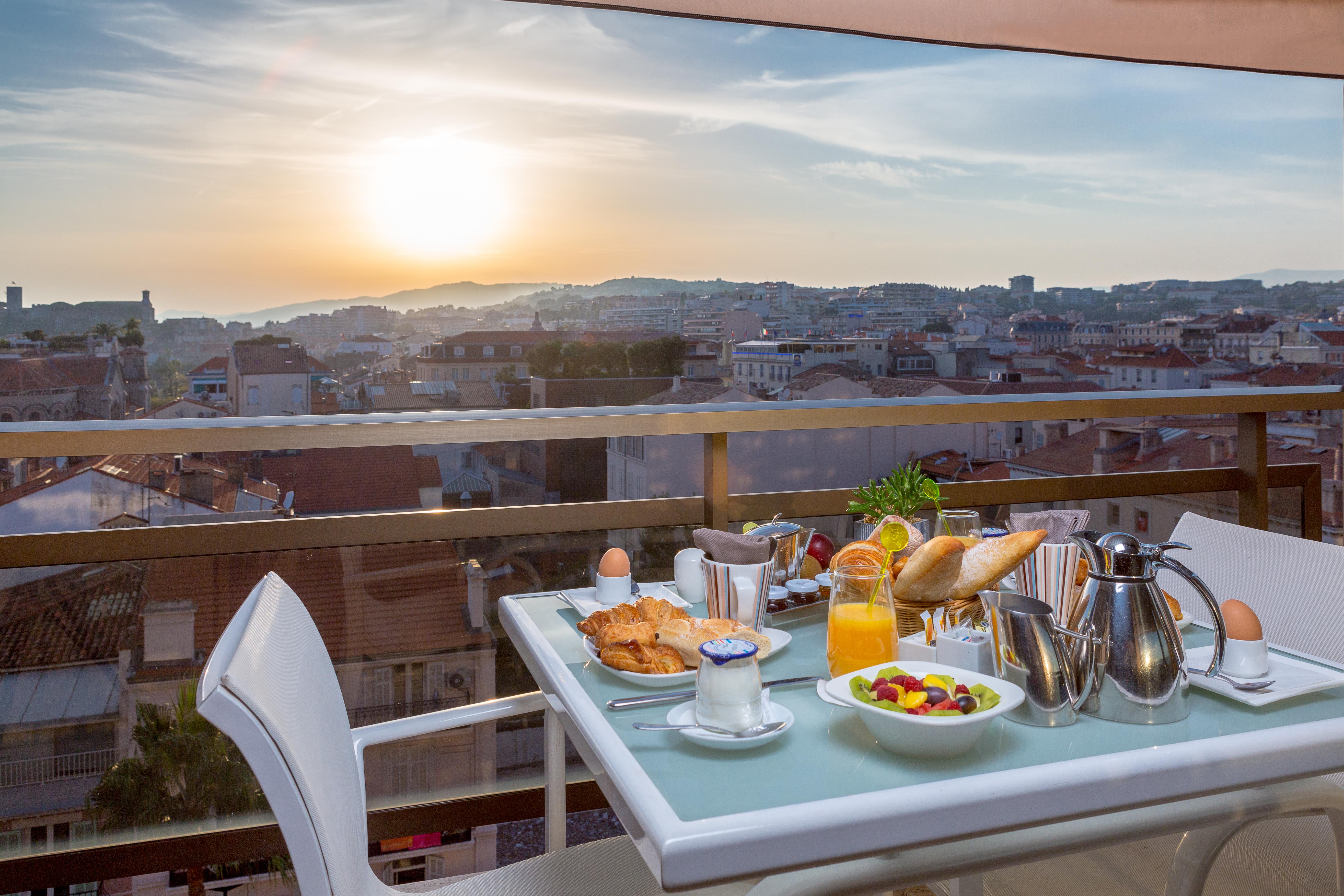 Hotel Barriere Le Gray D'Albion Cannes Exteriér fotografie